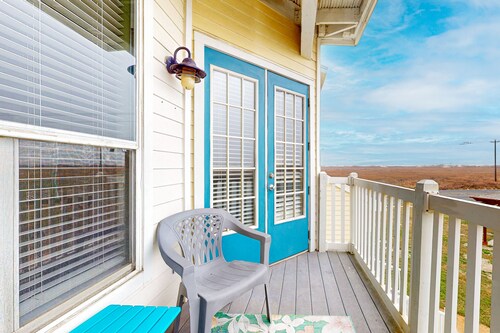 Dog-Friendly Oasis Near the Beach W/ Shared Pool/Hot Tub & Private Balcony