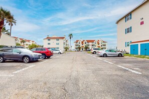 Property grounds - Dog-Friendly Oasis Near the Beach W/ Shared Pool/Hot Tub & Private Balcony (Corpus Christi)