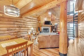 Smart-TV, Kamin, Videospiele