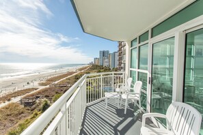 Property grounds - Sun-Drenched Oceanfront Corner  2BD/2BA condo w/Panoramic Views. Prime location. (Myrtle Beach)