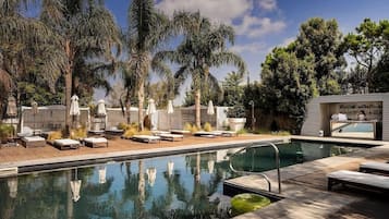 Indoor pool, outdoor pool