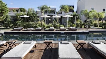 Innenpool, Außenpool