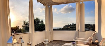 LA Suite Hotel SPA X