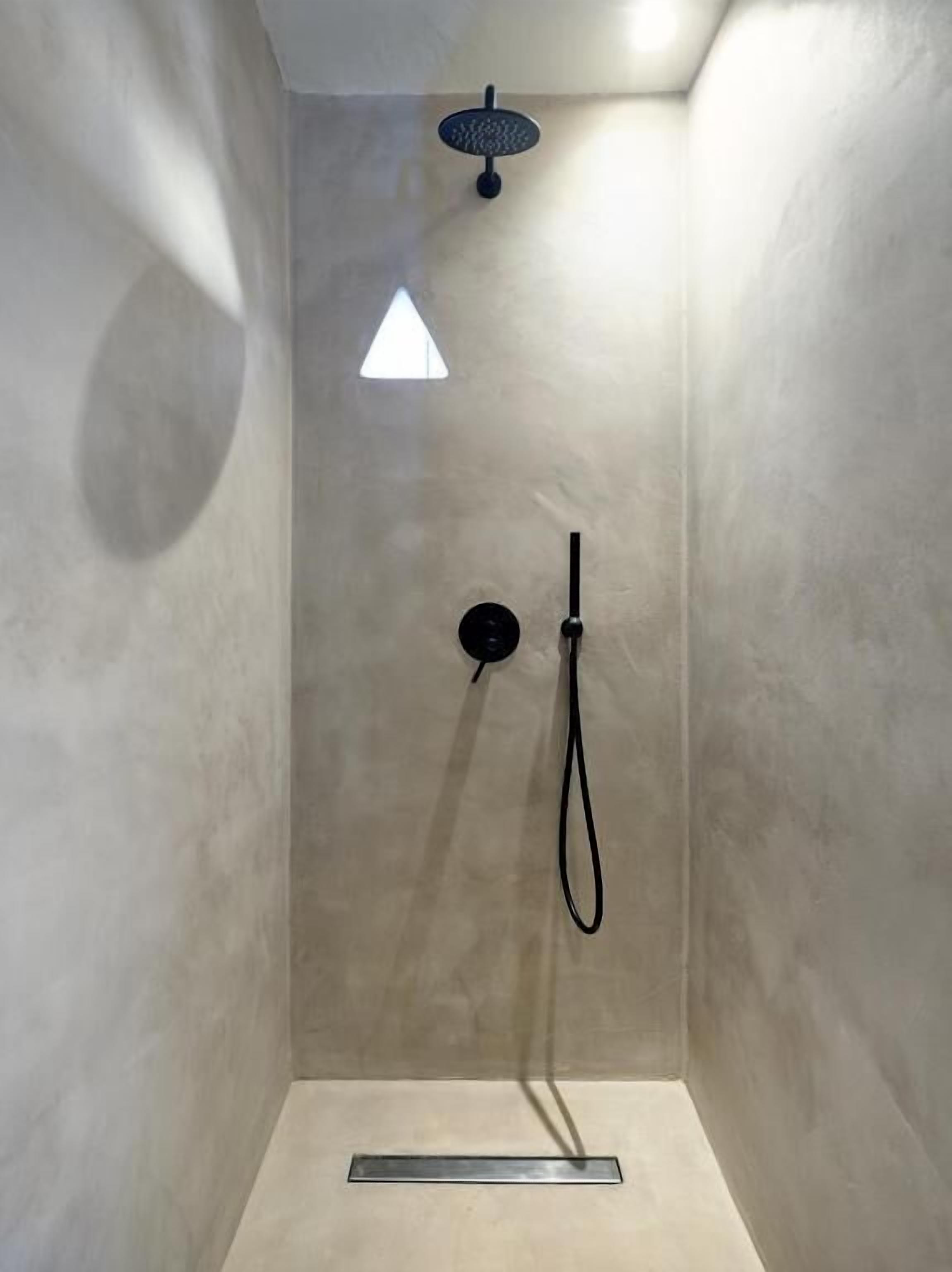 Bruser, brusehoved med spredningseffekt, designertoiletartikler
