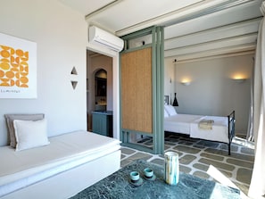 Signature-Suite, Meerblick | Hochwertige Bettwaren, Daunenbettdecken, Pillowtop-Betten, Minibar