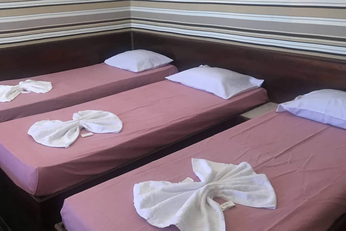Quadruple Room (4 Single Beds)