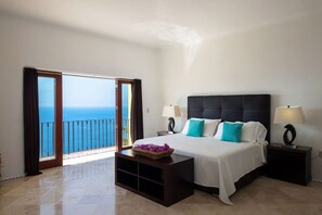 4 slaapkamers, een bureau, een strijkplank/strijkijzer, gratis wifi