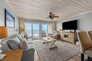 TV, Netflix, Hulu, streaming services