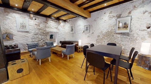 maison le clos bartholdi 4br 4bth + lounge