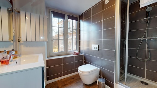 maison le clos bartholdi 4br 4bth + lounge