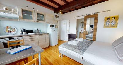 maison le clos bartholdi 4br 4bth + lounge