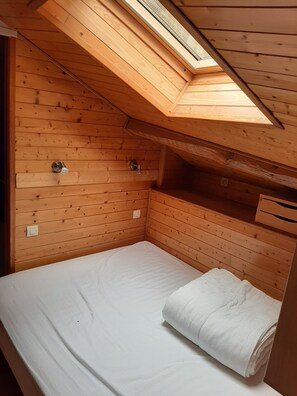 3 bedrooms, iron/ironing board, WiFi