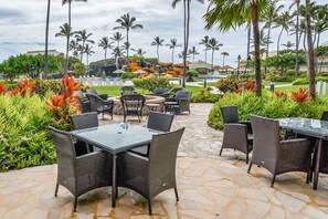 تناول الطعام بالخارج