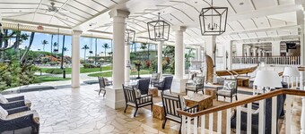 Renovated Condo in an Oceanfront Complex with AC, Lanai, and Pool