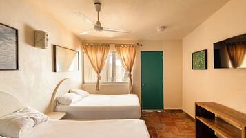 Bungalow 1, 2 Camas Dobles | 1 bedroom, in-room safe, iron/ironing board, free WiFi