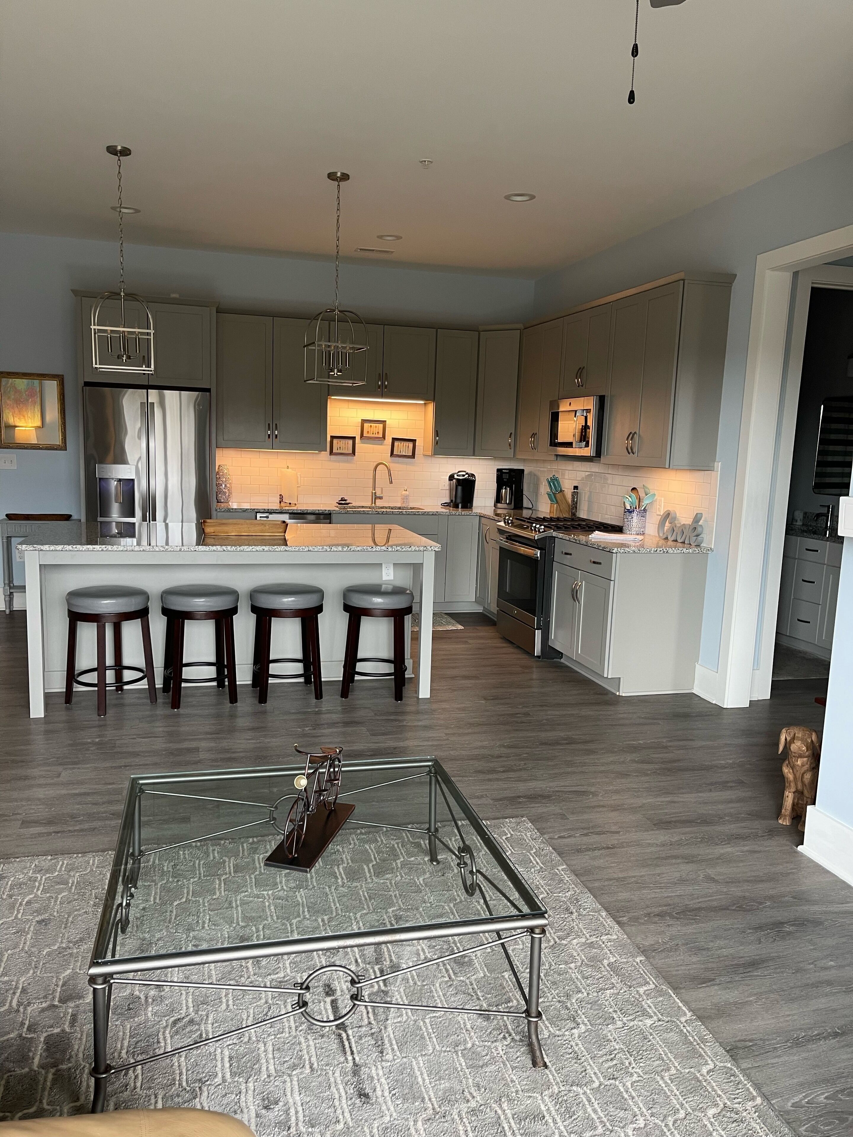 雪櫃、微波爐、焗爐、爐具