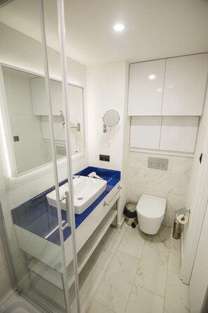 وحدات دش مع أحواض استحمام