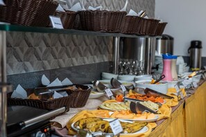 Bao gồm bữa sáng buffet hàng ngày 