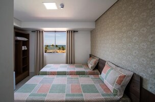 Minibar, wifi gratis y ropa de cama 