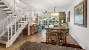 Dining - Swell Life - Private Beach- 4 Bikes (Santa Rosa Beach)
