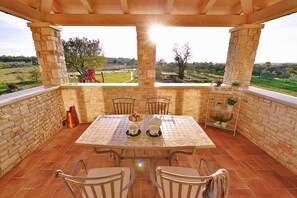 Outdoor dining - Villa Ambienta with Heated Pool (Krnica)