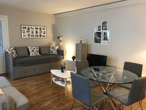Interior - LES LOGETTES APARTMENT, 10 SECONDS FROM THE PORT IN A QUIET LOCATION (Honfleur)