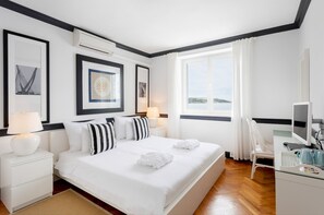 5 bedrooms, iron/ironing board, free WiFi, bed sheets