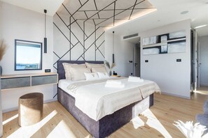 5 bedrooms, free WiFi, bed sheets - Villa La Vie with Pool (Medulin)