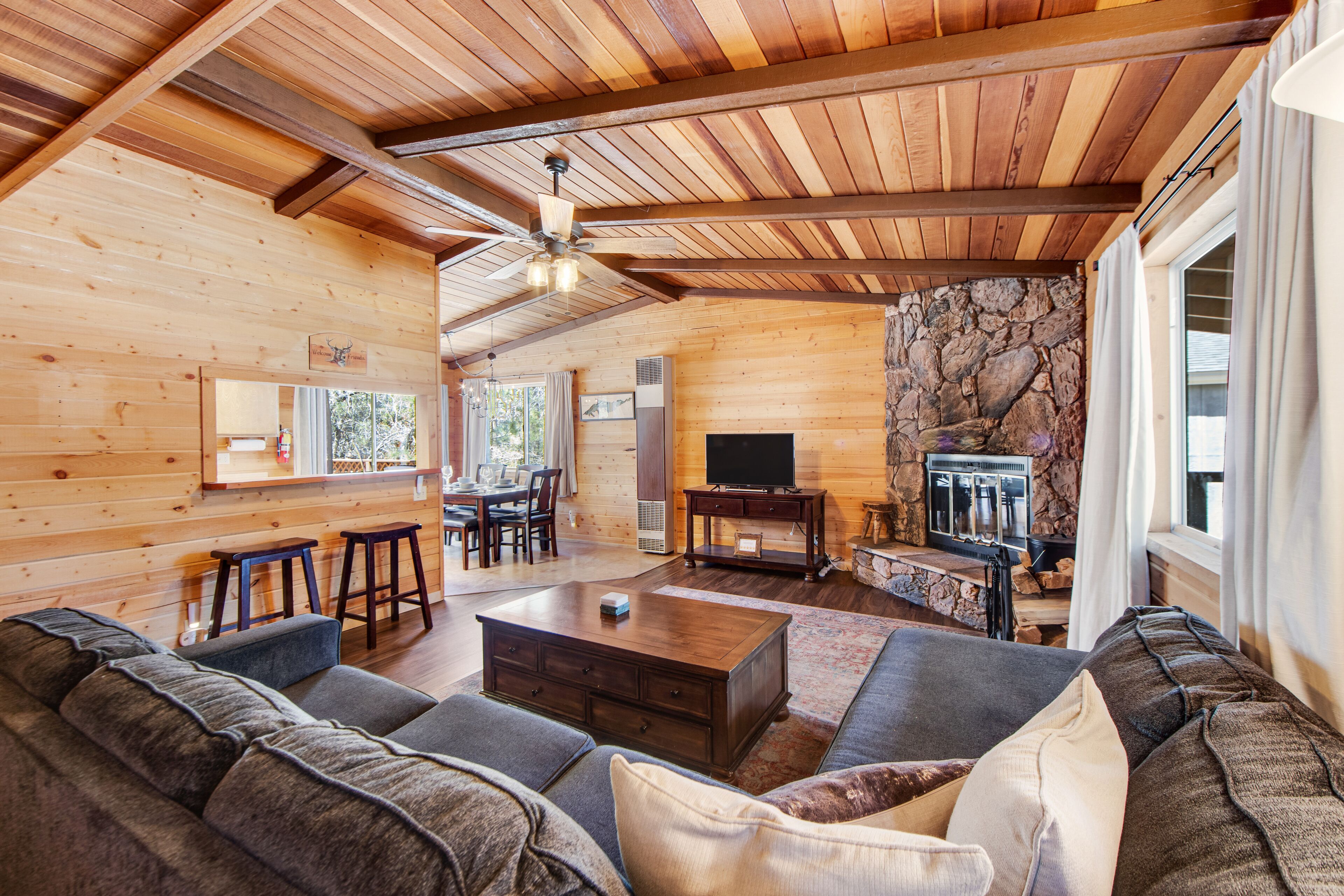 Dog-friendly mountain getaway near town & skiing w/ gas grill & spacious deck