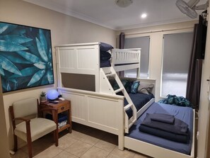3 chambres, fer et planche Ă repasser, Wi-Fi, draps fournis
