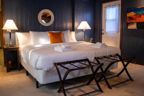 Fenced-In Yard & Nice Patio! Capital State Heights