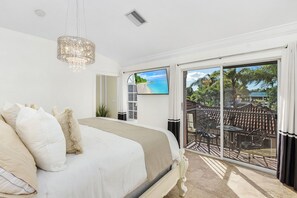 5 bedrooms, desk, iron/ironing board, travel crib