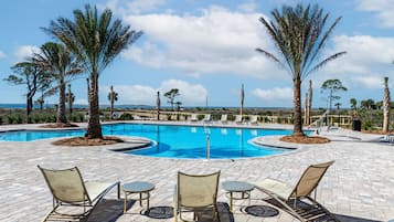 Piscine extérieure, piscine chauffée