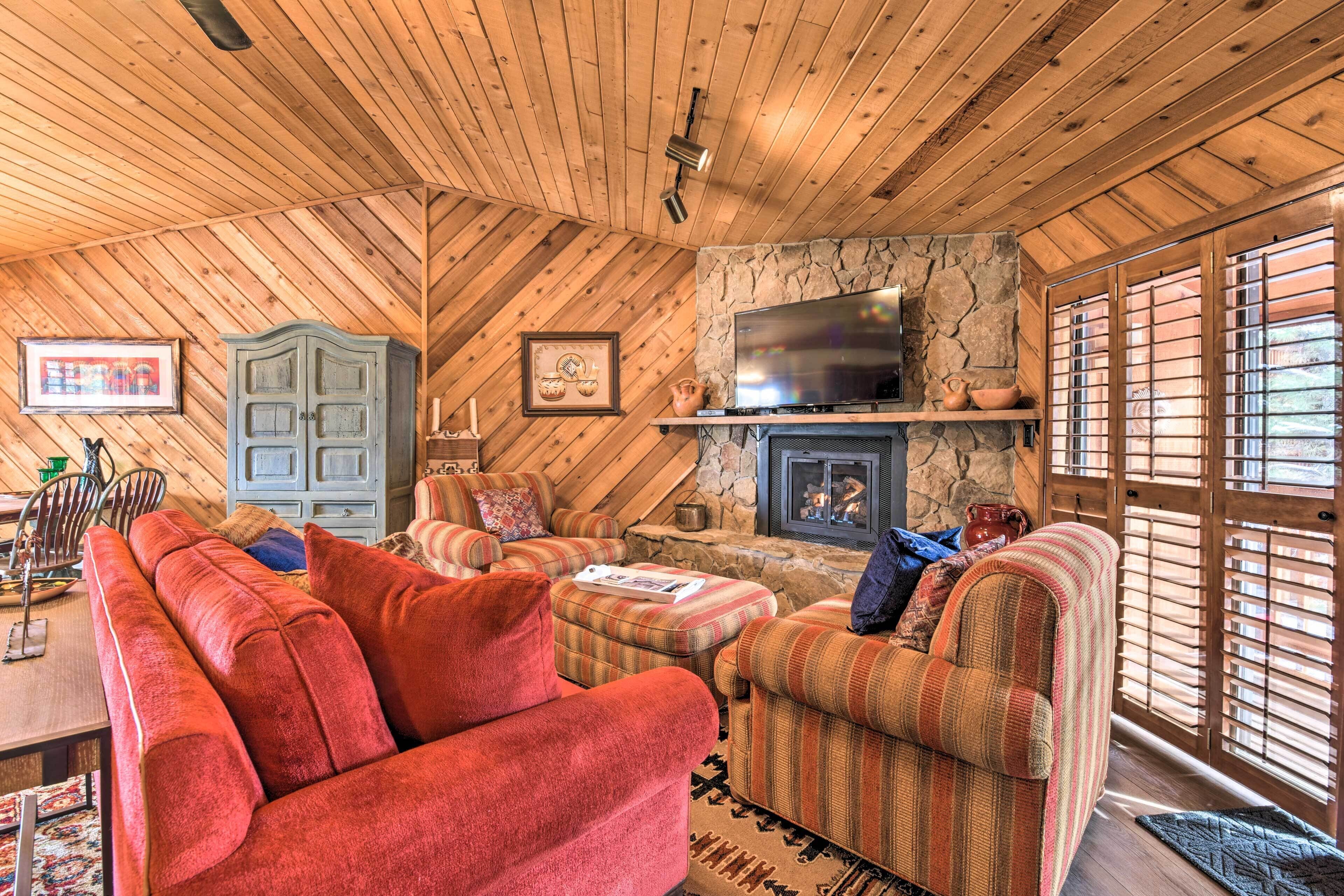 Lovely New Mexico Retreat w/ 4 Private Balconies!