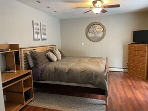5 bedrooms, desk, iron/ironing board, free WiFi