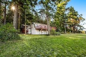 Exterior - Waterfront Marrrowstone Island Retreat, Beach Access, Stunning Views (Nordland)