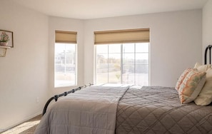3 habitaciones, tabla de planchar con plancha y wifi gratis 
