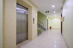 Hallway - Golden Lotus Airport Hotel  (Hanoi)