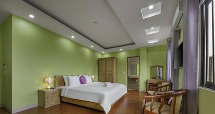 Golden Lotus Airport Hotel