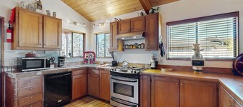 Beautifully Crafted Ocean View Home w/ Fireplace & WiFi - Walk to Town/Beach