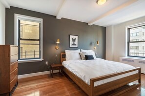 2 slaapkamers, een strijkplank/strijkijzer, wifi, beddengoed