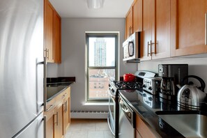 Refrigerador, microondas, horno, lavavajillas