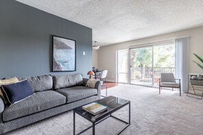 TV, stereo - Mod Mountain View 1BR w/ Pool, Gym, nr. Facebook & Apple by Blueground (Mountain View)