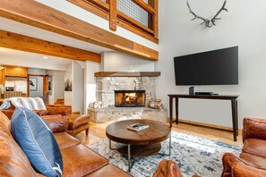 TV, fireplace, streaming services