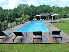 Outdoor pool, a heated pool - Domaine de Fangal 4* - air-conditioned pigeon house for 2/3 p - heated 25m pool (Septfonds)