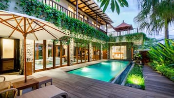 Kolam renang outdoor