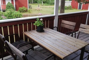 Cabin, 2 Single Beds, Private Bathroom, Garden View | Terrace/patio - Stigmansgården (Karlsborg)