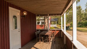 Cabaña familiar, 4 habitaciones, baño privado, vista parcial al lago | Terraza o patio