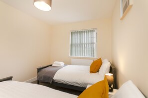 3 bedrooms, WiFi - Wifi*Smart*Ensuit*Parking*Gated* (Worksop)