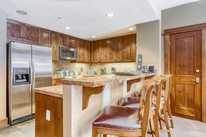 Fridge, microwave, oven, stovetop - Ideal Mountain Getaway Near the Lifts W/ Private Balcony, Free WiFi & Fireplace (NorthStar-Truckee)